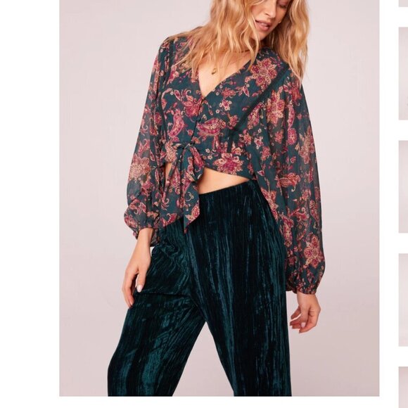 Women’s Band Of The Free River Deep Pine Paisley Tie Front Crop Top - Picture 2 of 5